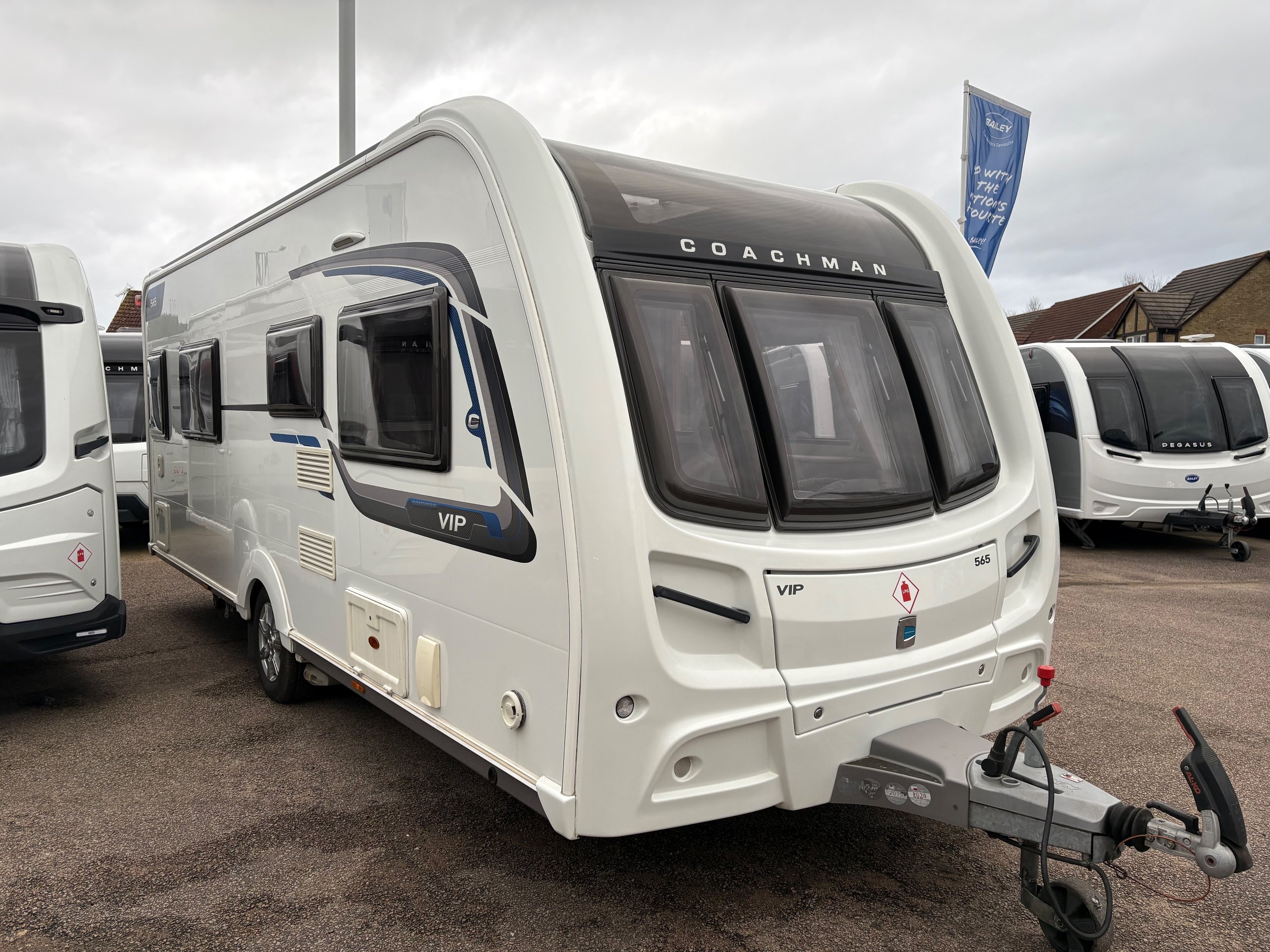 2016 Coachman VIP 565