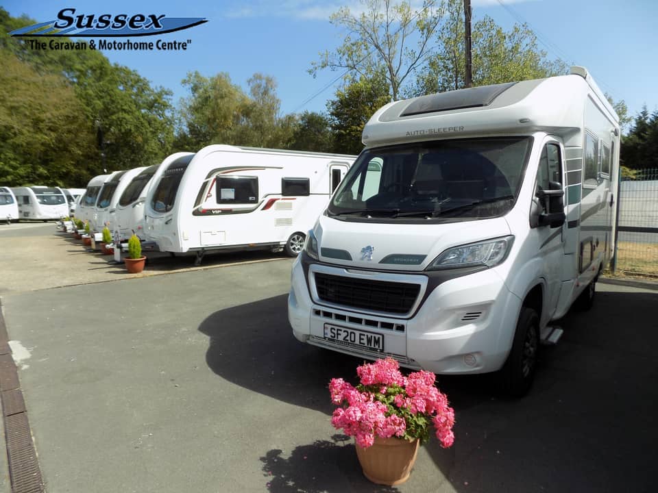 Auto-Sleepers Broadway EB Peugeot Boxer - Exterior - Front