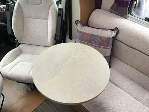 Auto-Trail TRACKER RS LO-LINE