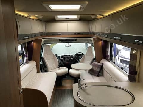 Auto-Trail TRACKER RS LO-LINE