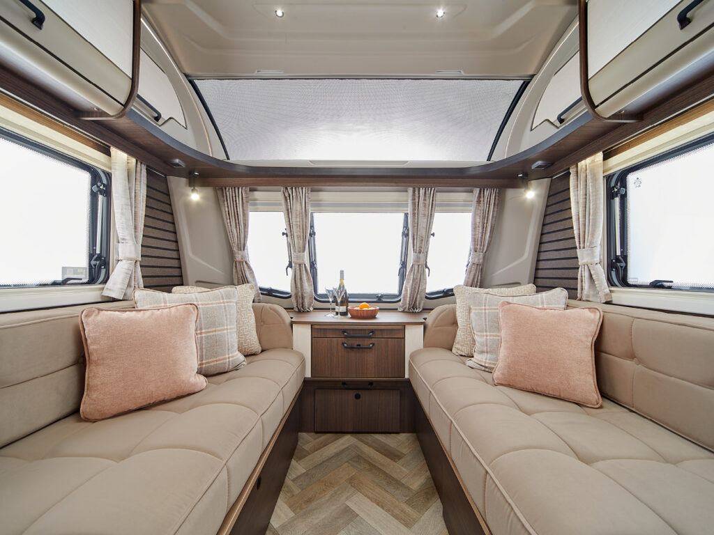 Coachman VIP 565