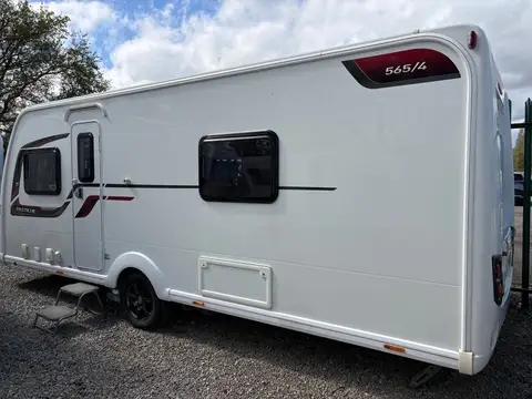 Coachman Pastiche 565