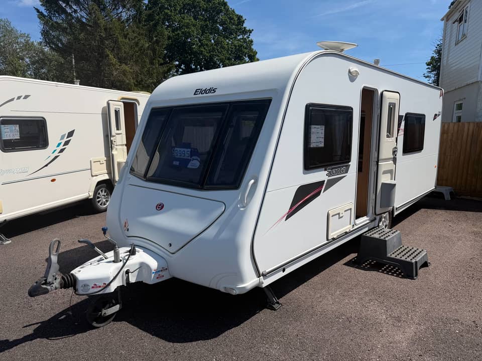 Elddis Avante 564 - Exterior - Front