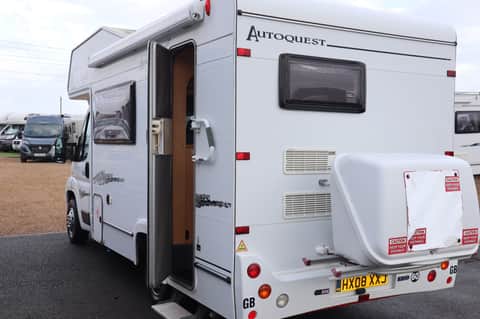 Elddis Autoquest 130 ELDDIS Autoquest 130, 5 Berth, 4 seat belts, Awning, Bike rack, Oven/Hob/Grill, Hot water, Heating