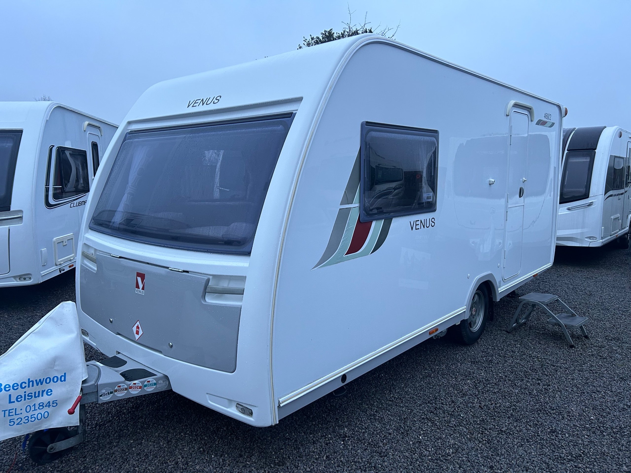 2015 Lunar Venus 460/2 Lightweight 2-Berth Caravan with End-Washroom