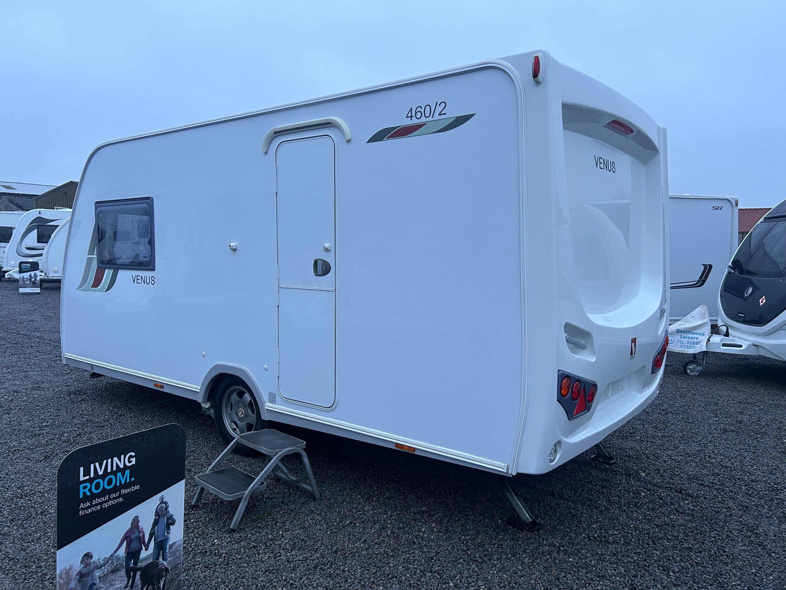 2015 Lunar Venus 460/2 Lightweight 2-Berth Caravan with End-Washroom