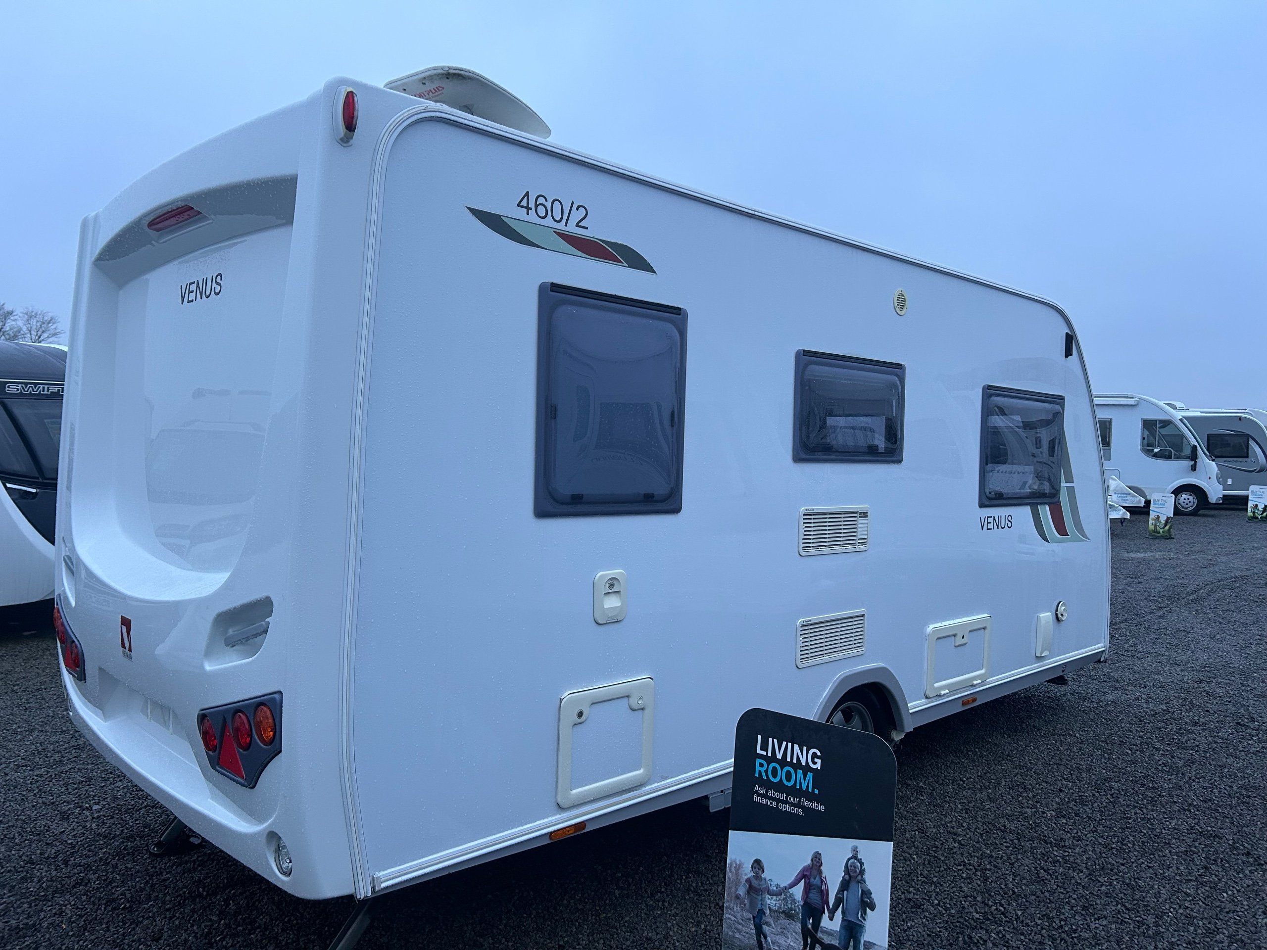 2015 Lunar Venus 460/2 Lightweight 2-Berth Caravan with End-Washroom