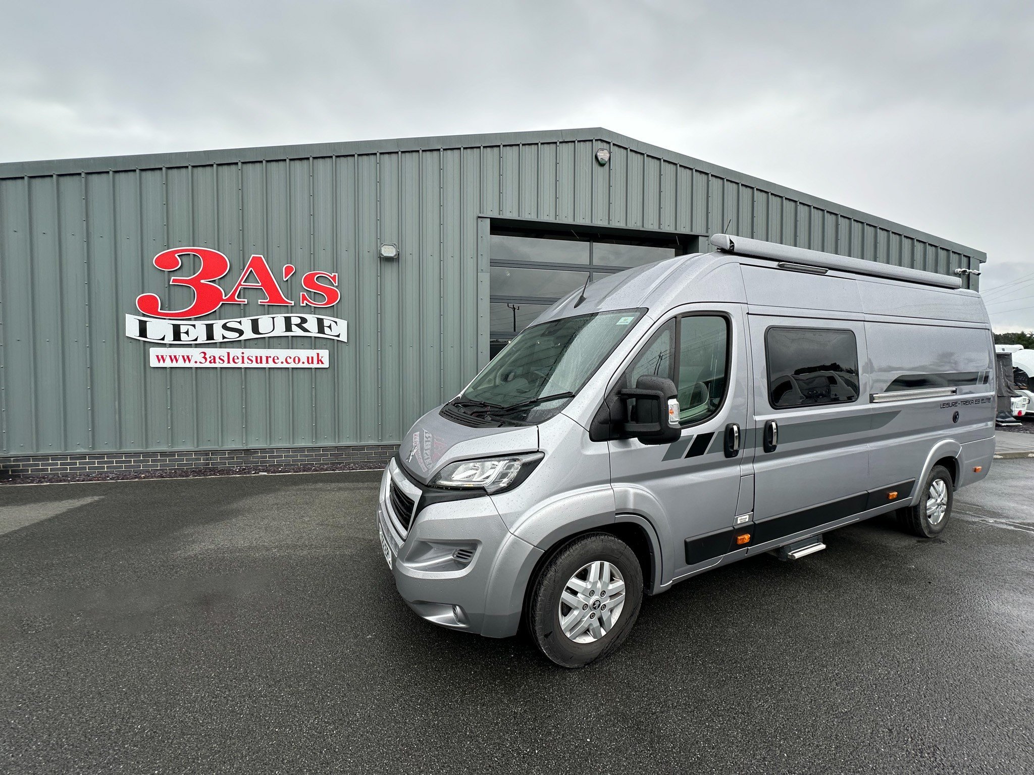 2022 Moto Trek Explorer 2-Berth Campervan - Manual Transmission