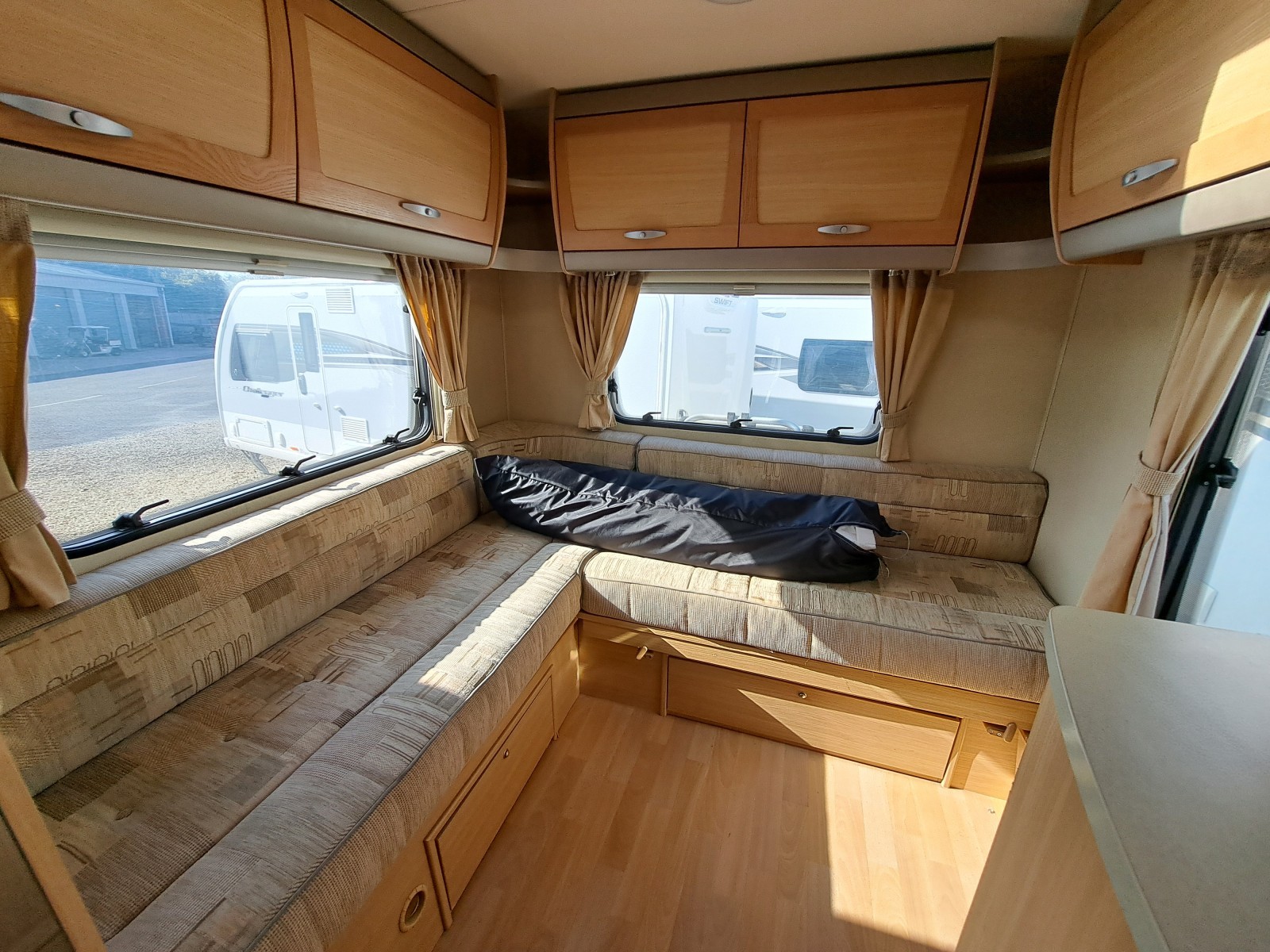 Bessacarr E425