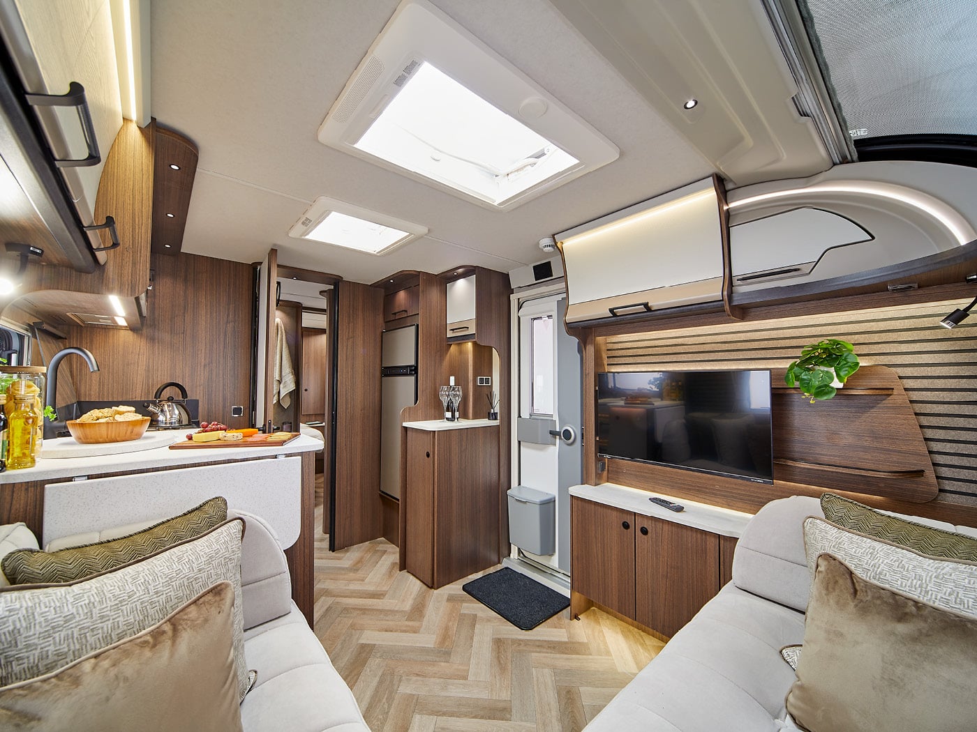 Coachman Laser 845 Xtra — 2027 Season