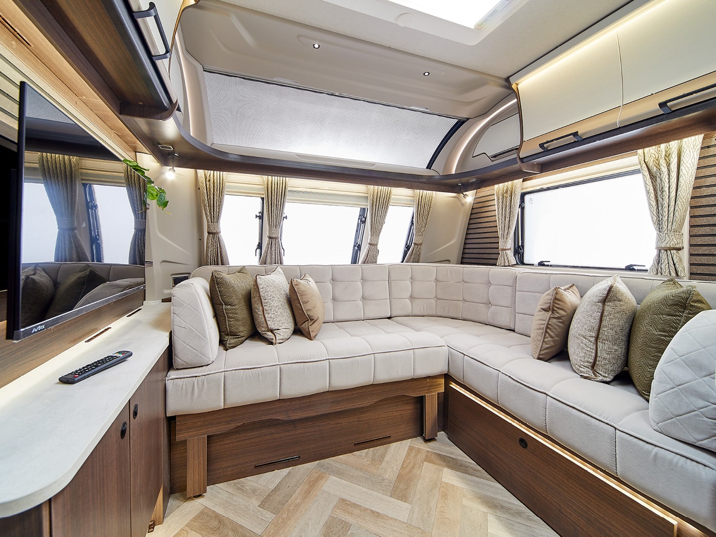 Coachman Laser 845 Xtra — 2027 Season
