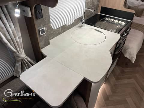 Coachman Vip 565