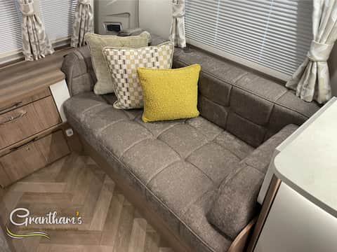 2026 Coachman Vip 565