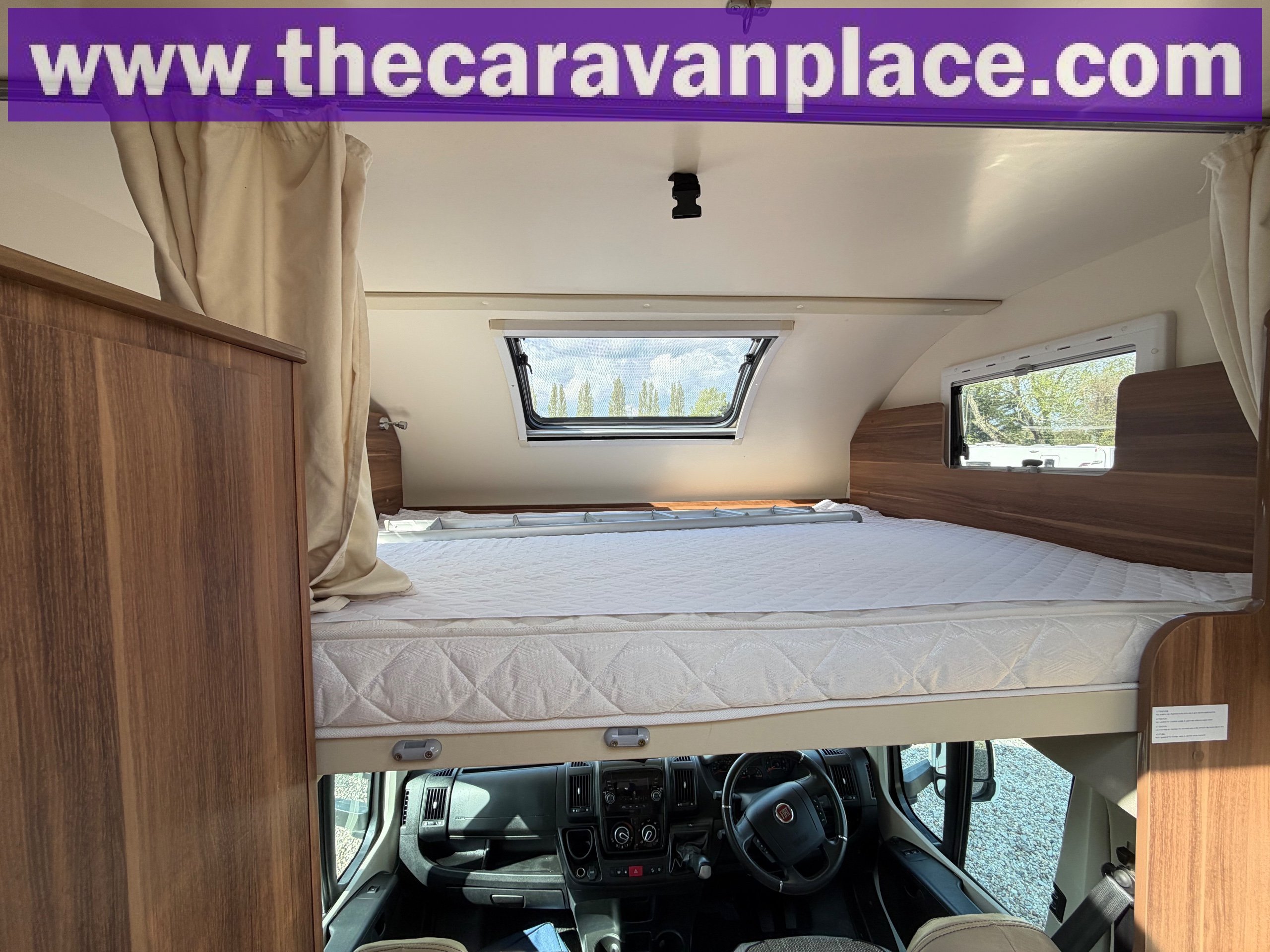 Roller Team Auto-Roller 746 2019 Automatic with Rear Bunk Beds