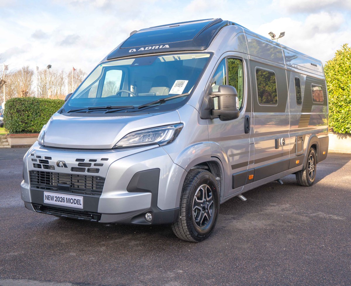 Adria Twin Supreme 640 SLB 140BHP Auto