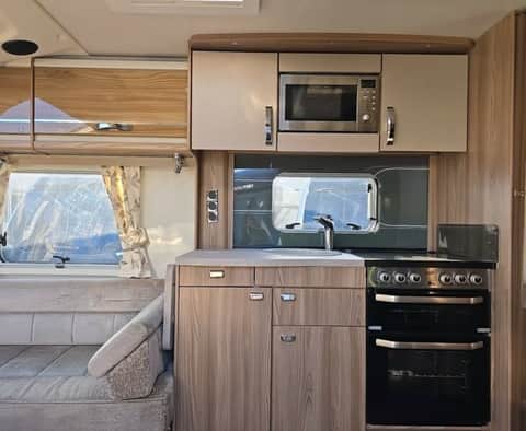 Swift Corniche