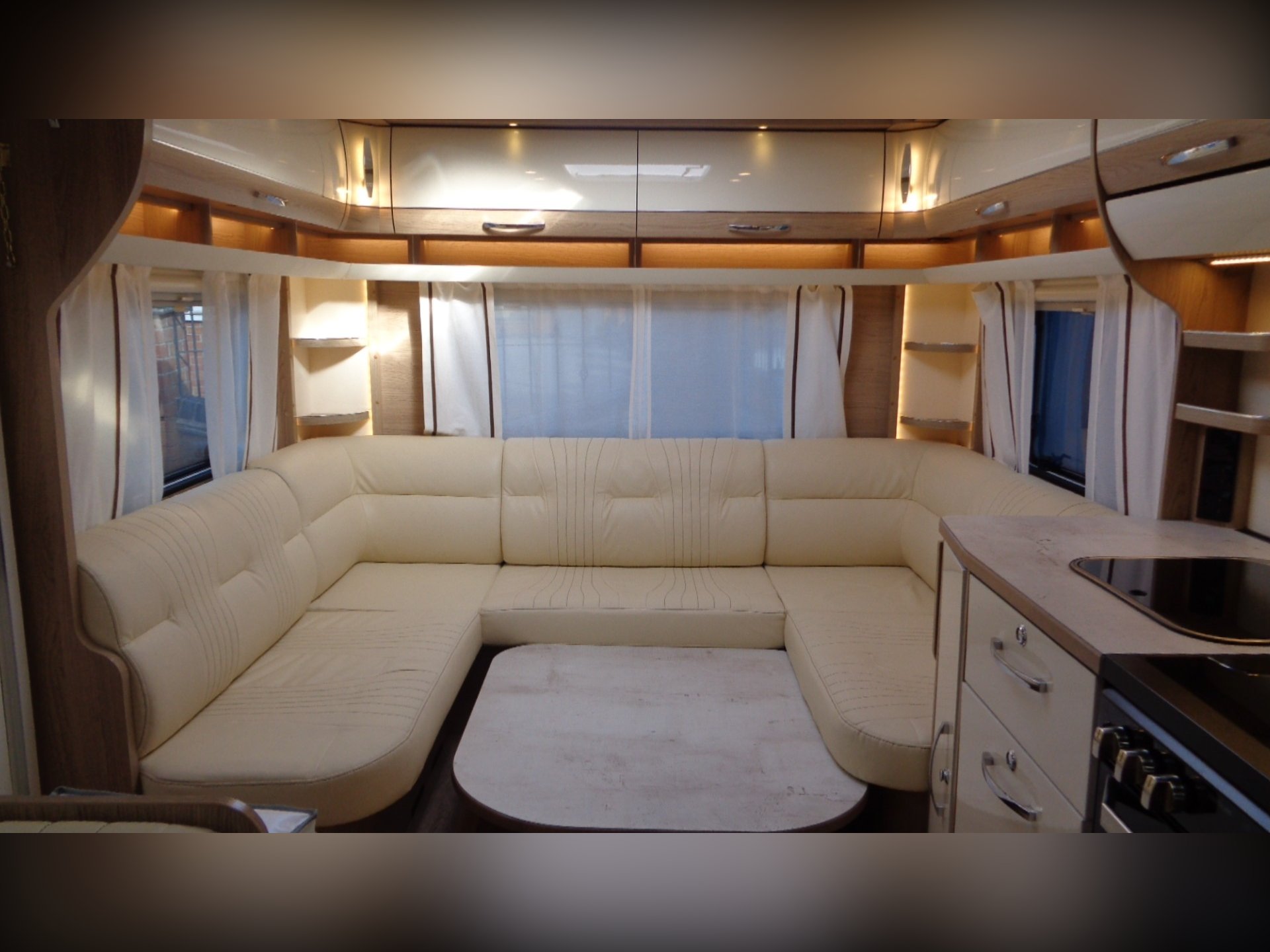 2022 LMC 695 VIP Exquisit – 5-Berth Caravan with Island Bed