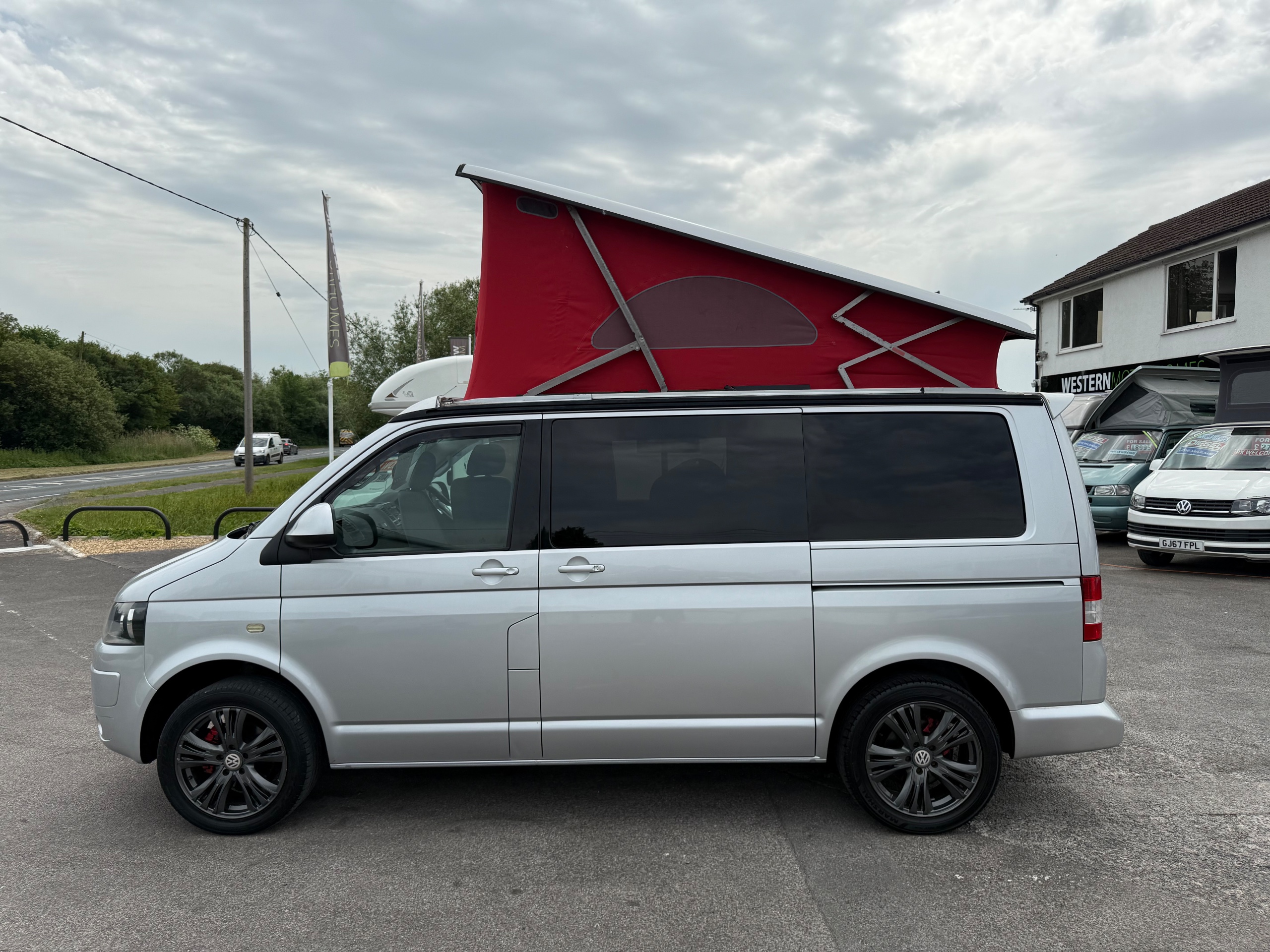 Volkswagen Transporter 2+2 Berth VW Camper Van (With Cab A/C)