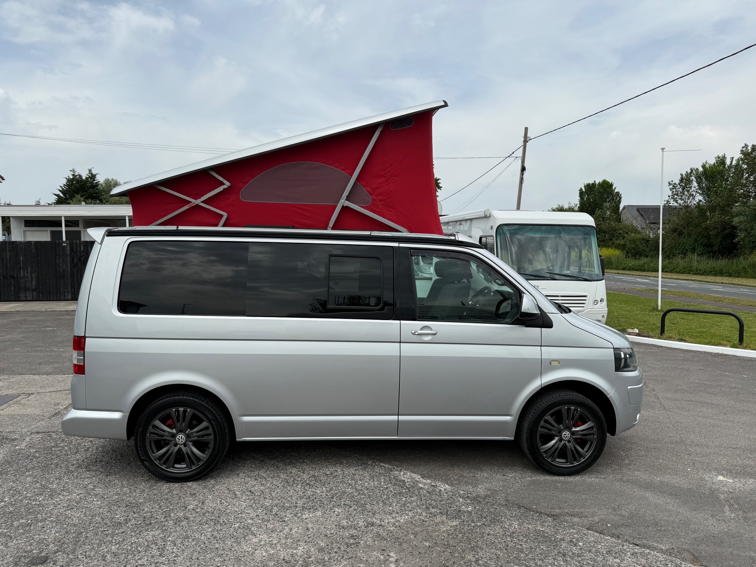 Volkswagen Transporter 2+2 Berth VW Camper Van (With Cab A/C)