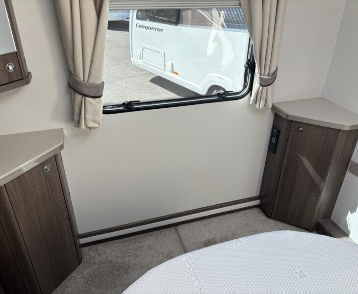 2022 Buccaneer Bermuda 4 - 8ft Wide 4-Berth with L-Shaped Lounge and Island Bed