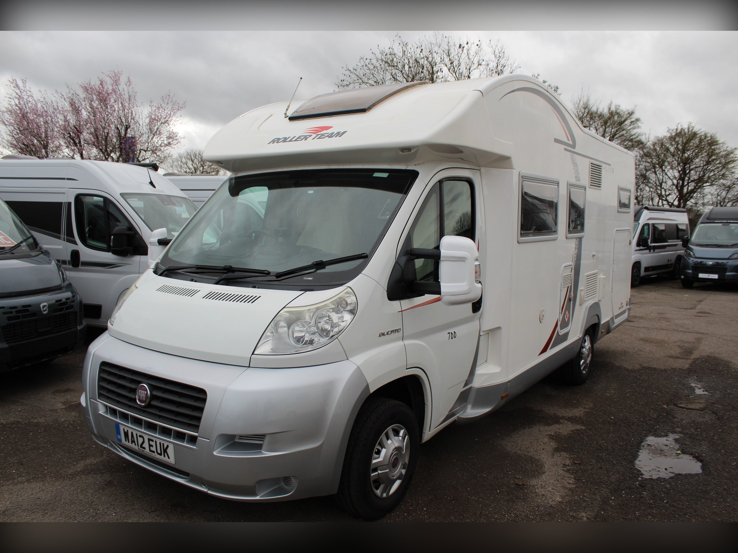 2012 Roller Team 700 6 BERTH