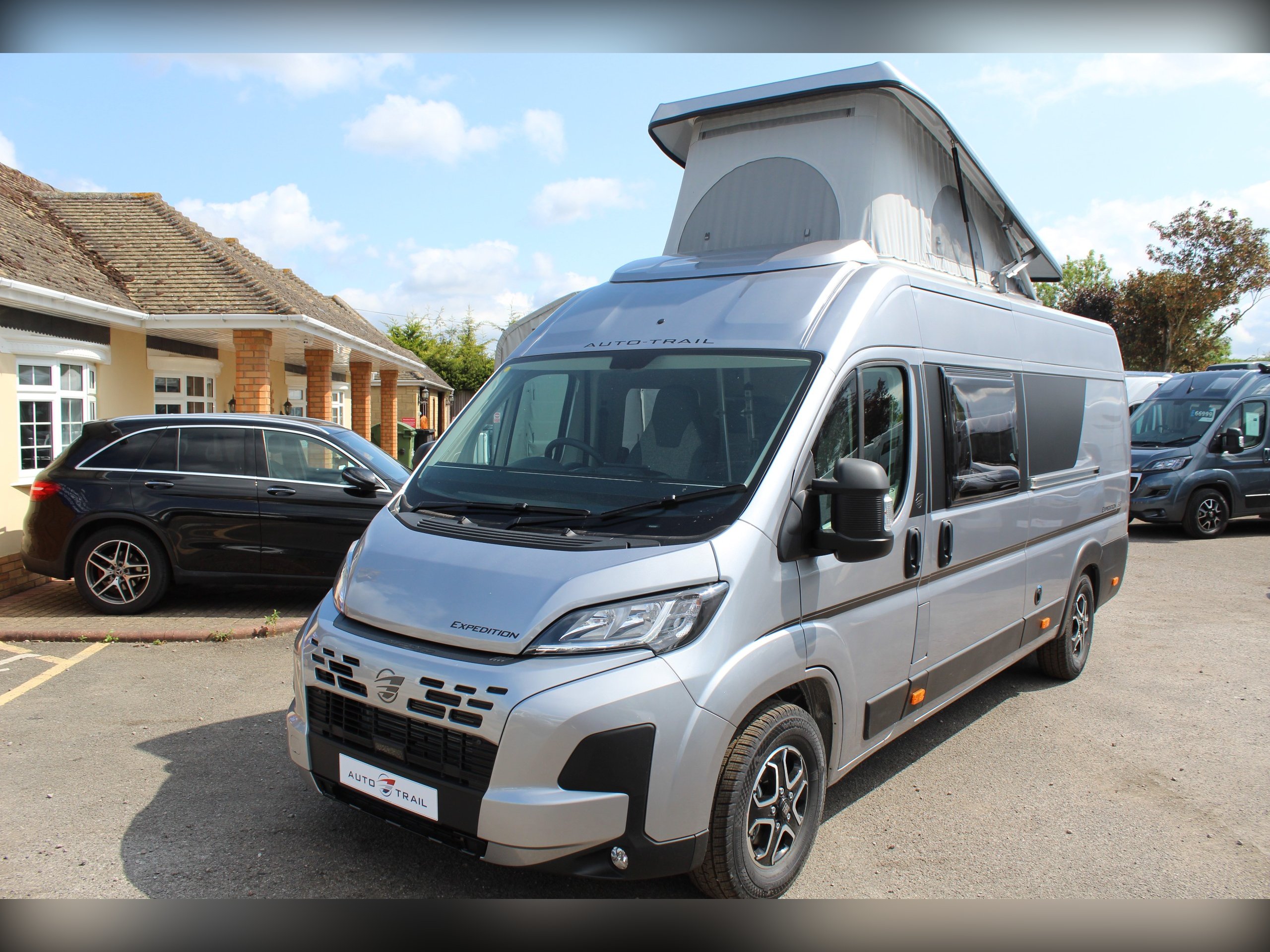 2026 Auto-Trail Expedition 68 XL FLEX