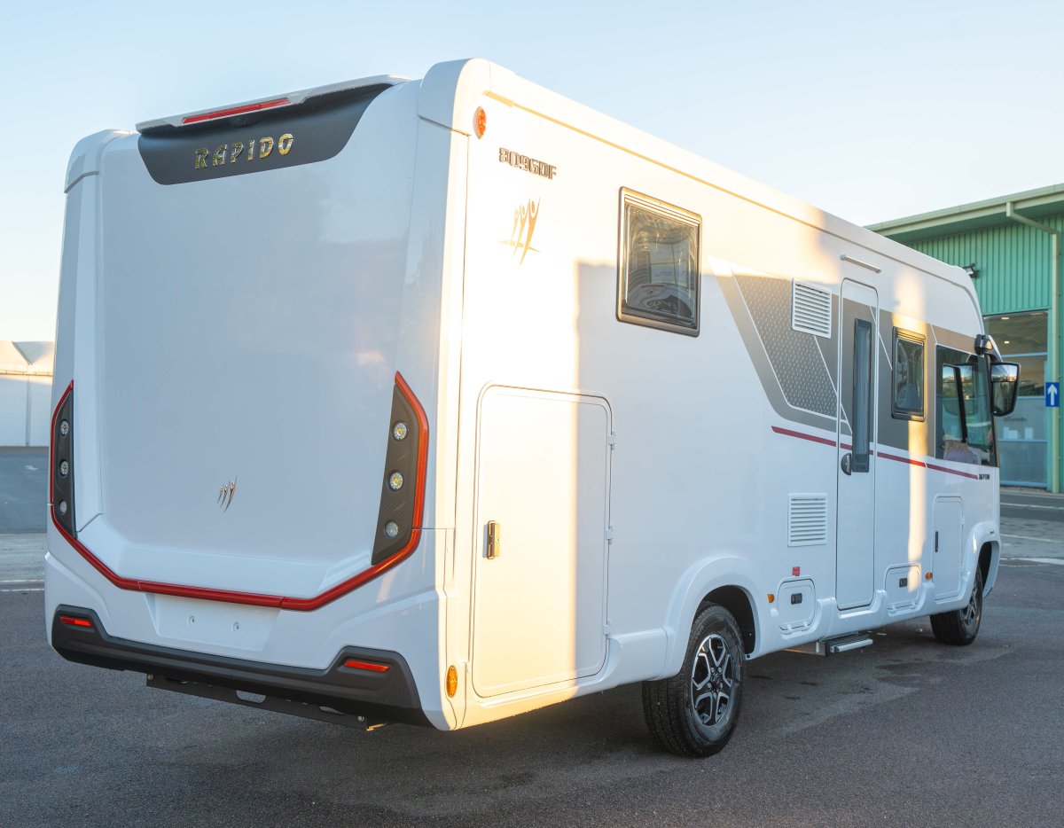 Rapido 8096dF 180BHP Auto
