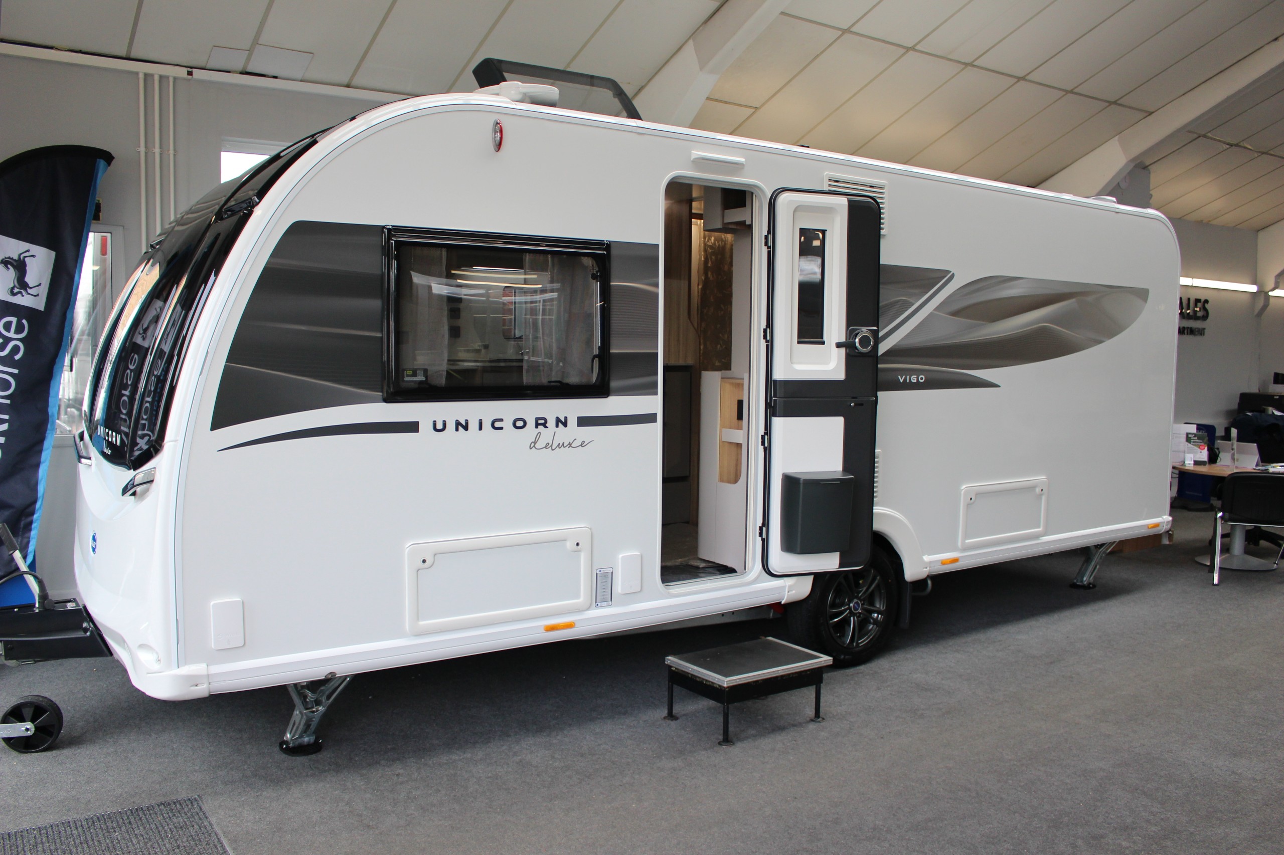 Bailey Unicorn Deluxe Vigo
