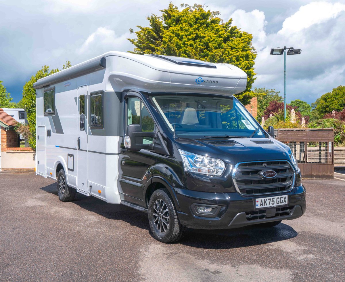 Ford Sun Living S 72DL 165BHP Auto