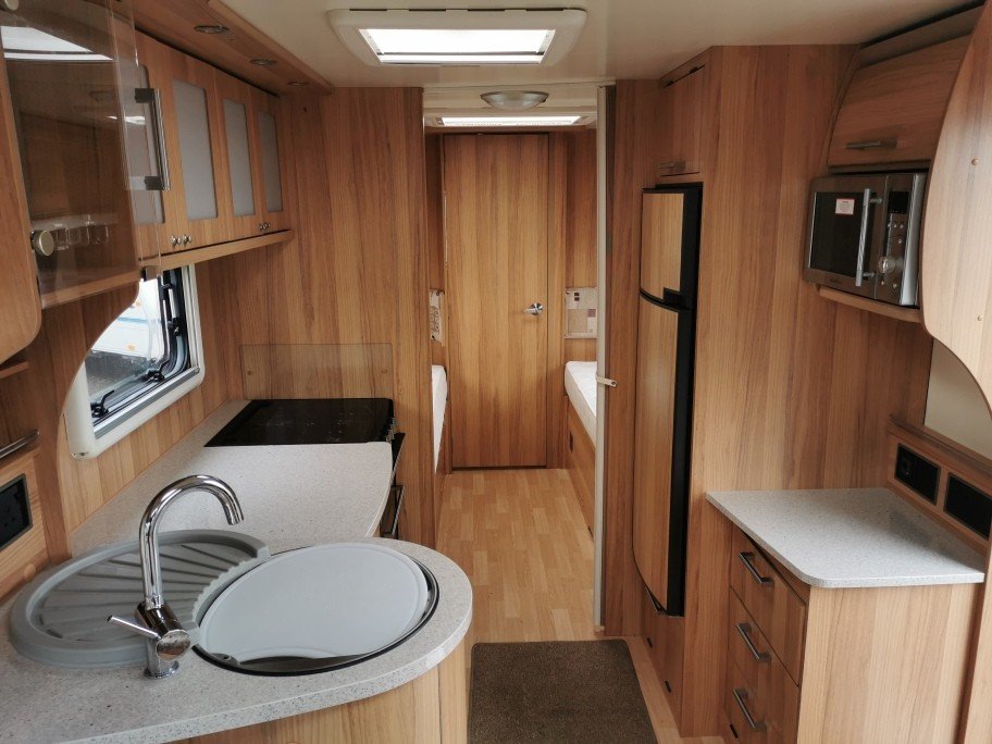 2014 Bailey Unicorn Cordoba Twin Axle 4-Berth with End-Washroom