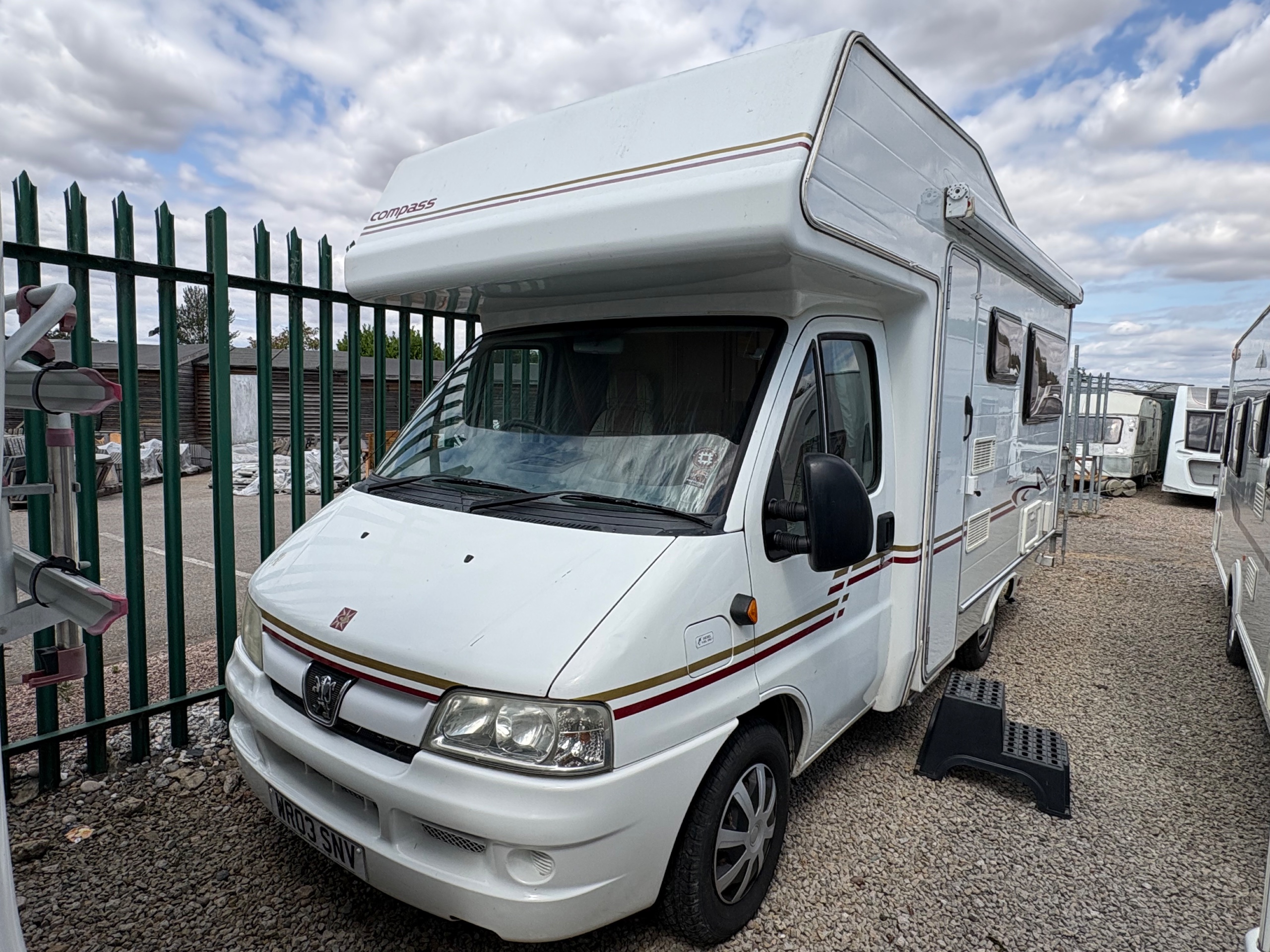 Compass Avantgarde 400