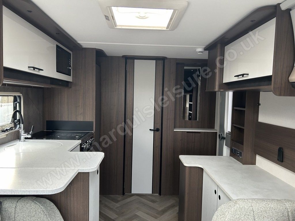 Coachman Laser 480 Xtra (2026) 2-Berth Caravan with End-Washroom