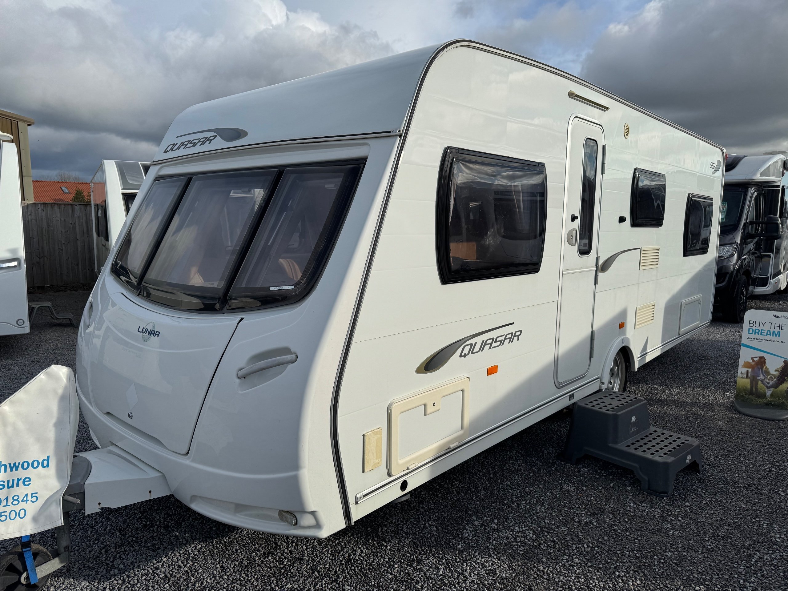 2011 Lunar Quasar 556 Used 6-Berth Caravan with Motor Mover
