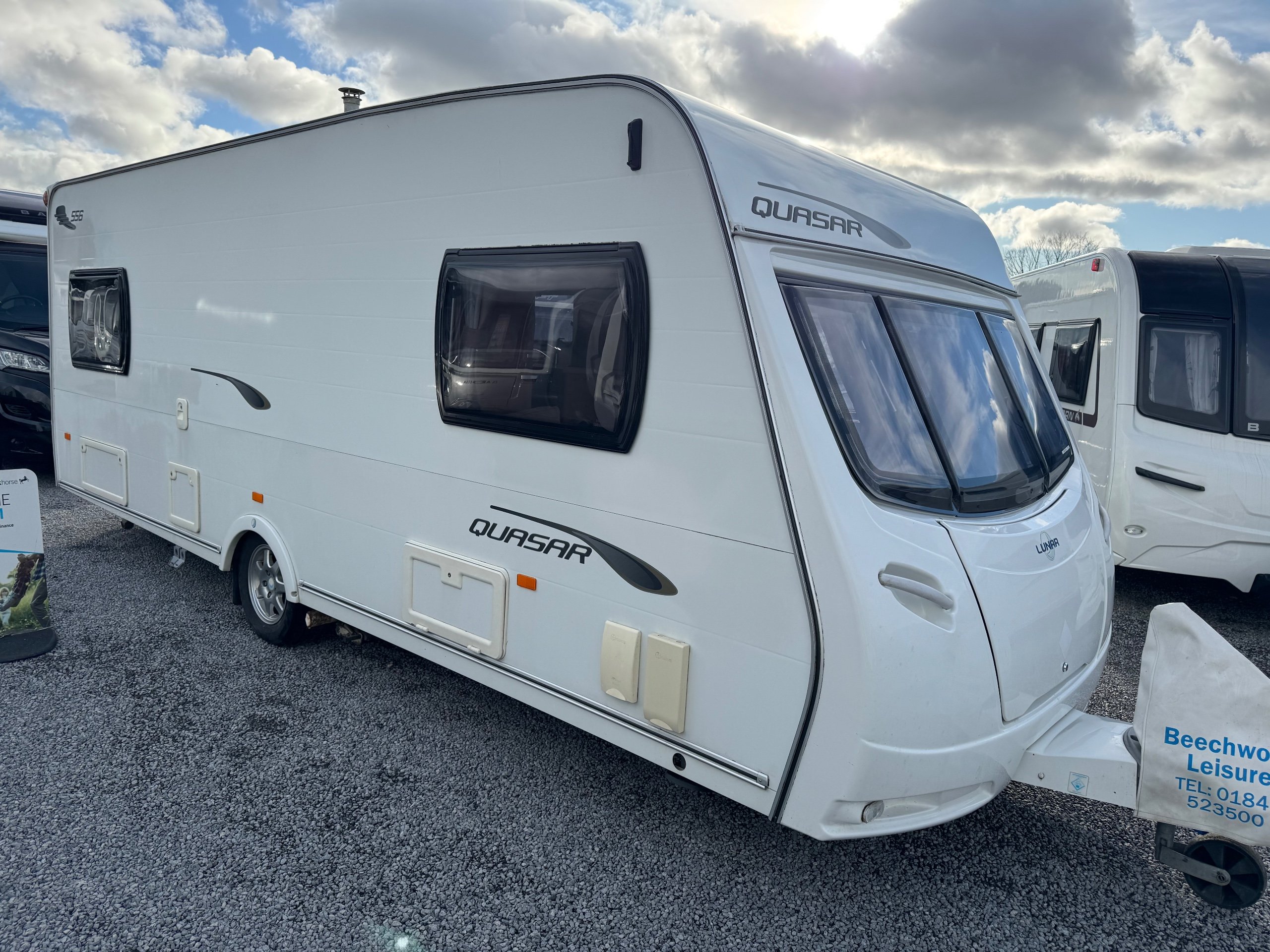 2011 Lunar Quasar 556 Used 6-Berth Caravan with Motor Mover