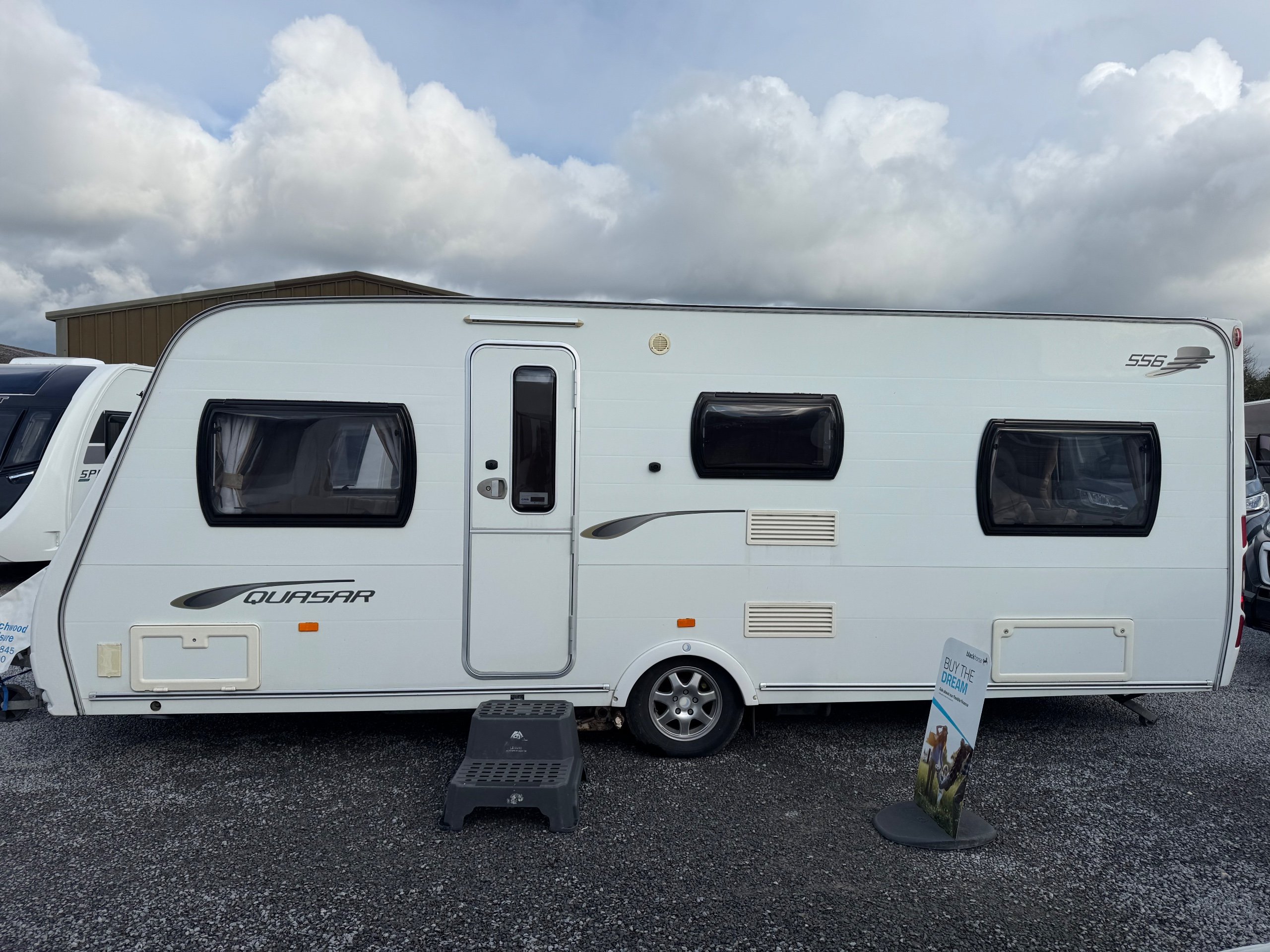2011 Lunar Quasar 556 Used 6-Berth Caravan with Motor Mover