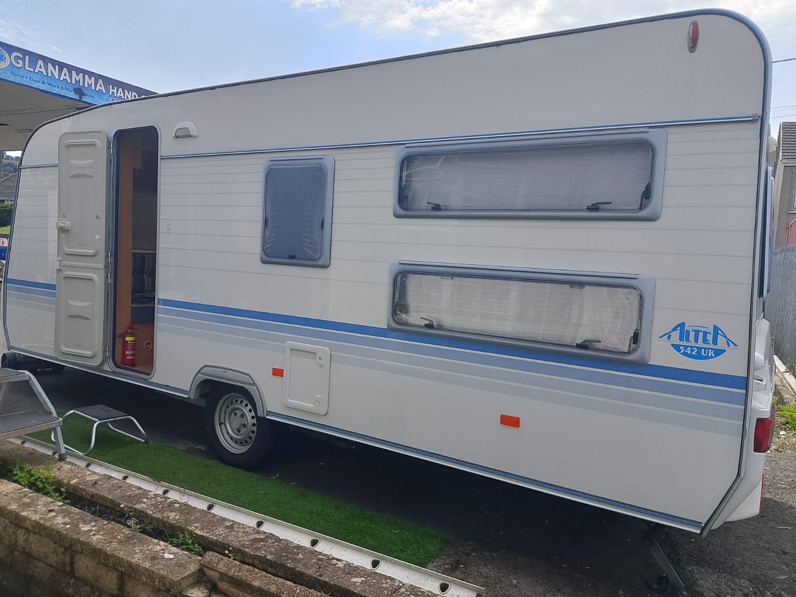Adria Altea (2008) Lightweight 4-Berth Caravan