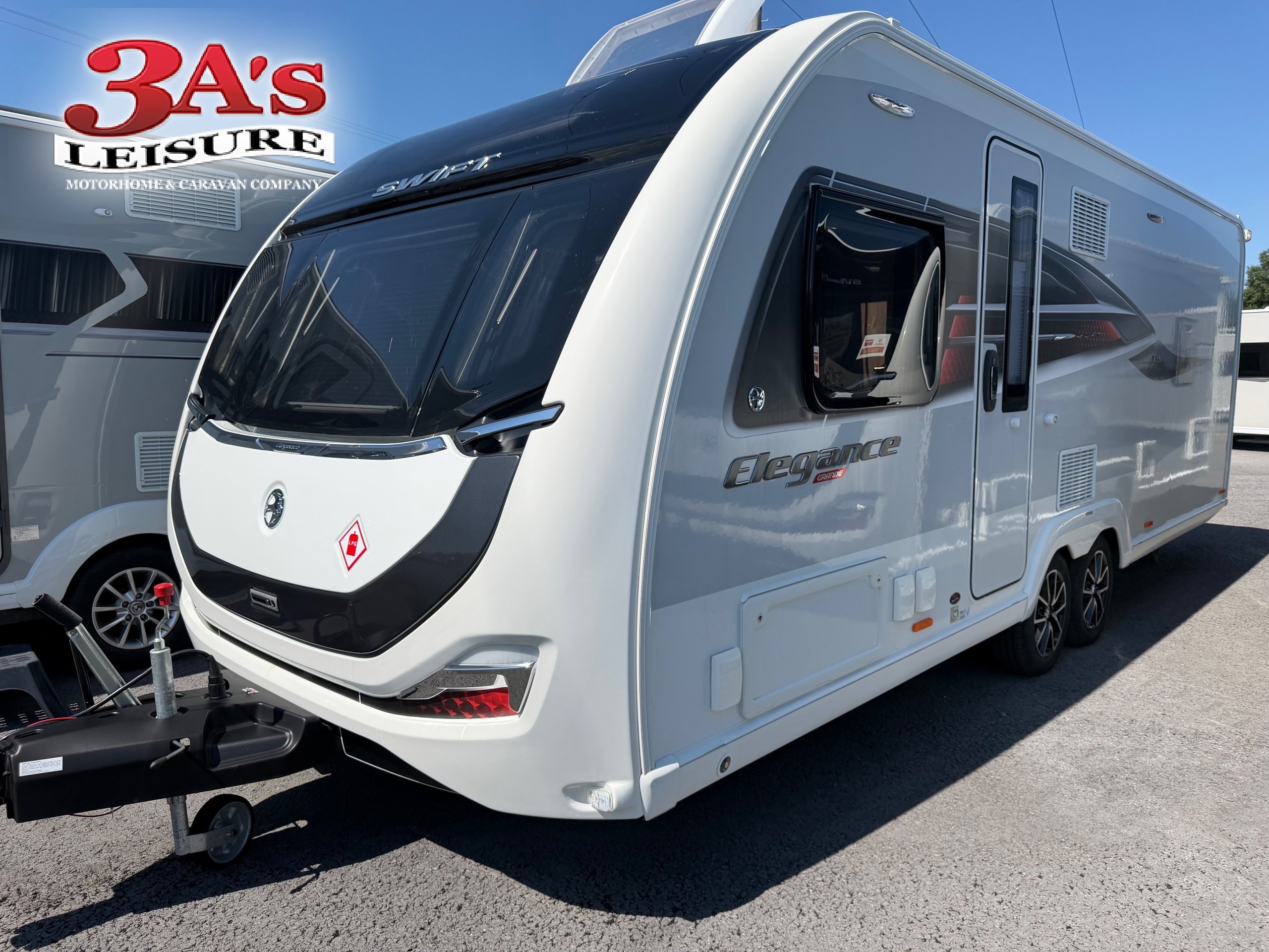 Swift Elegance Grande 835