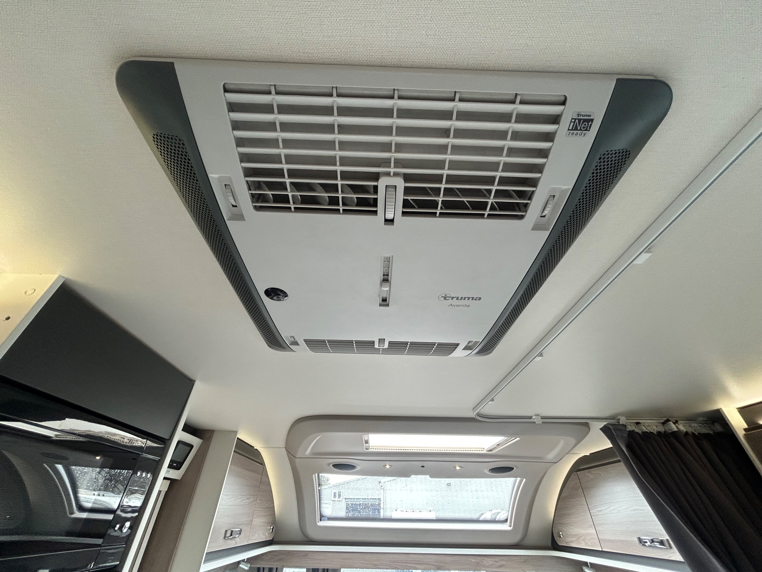 Swift Challenger Grande 630 / 6 BERTH - TWIN AXLE