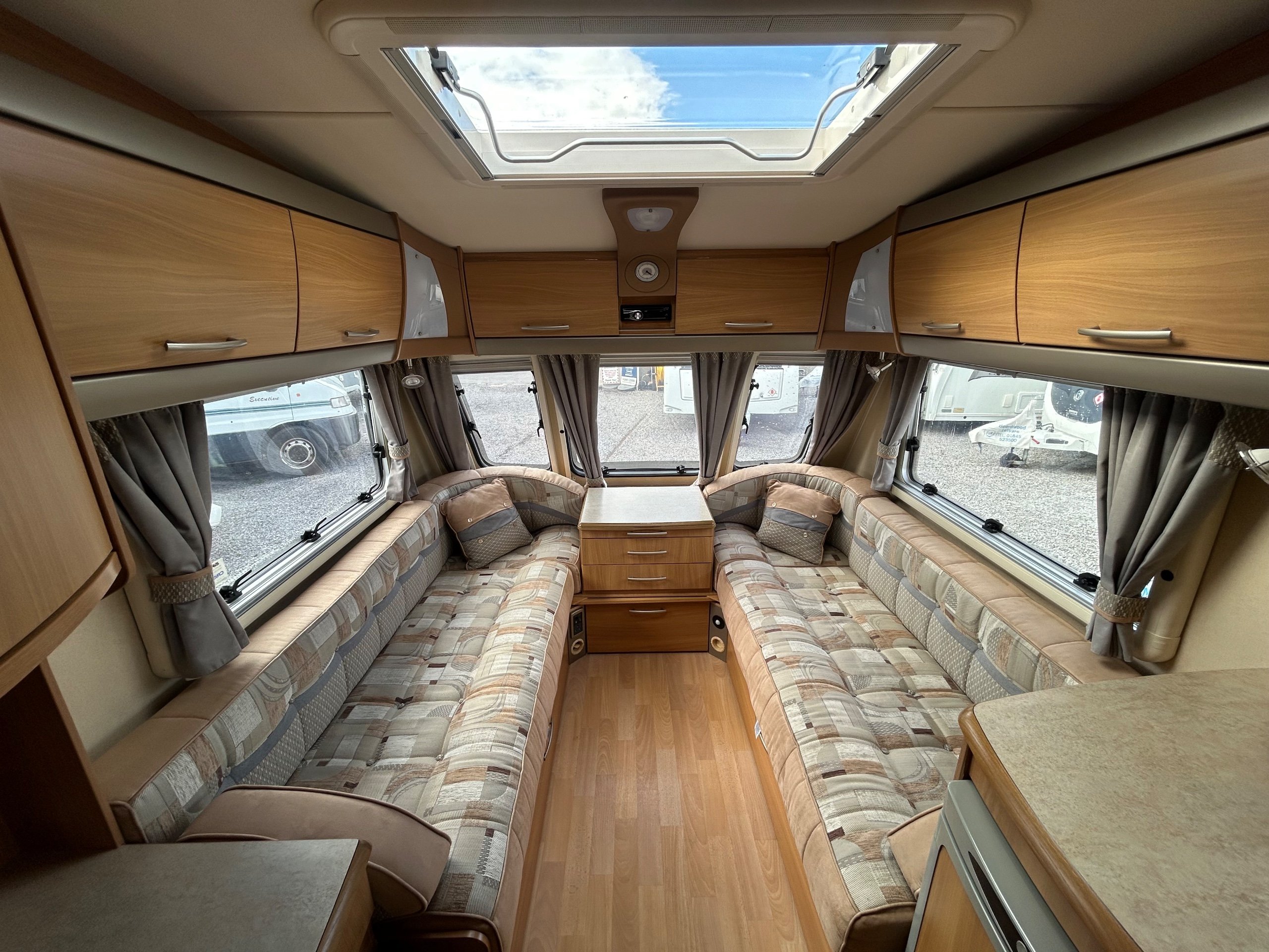 2008 Swift Conquerer 480