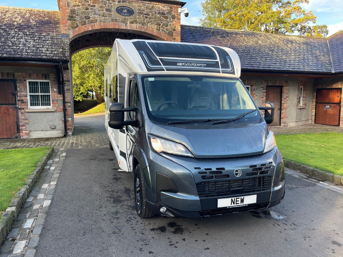 Swift Escape 674