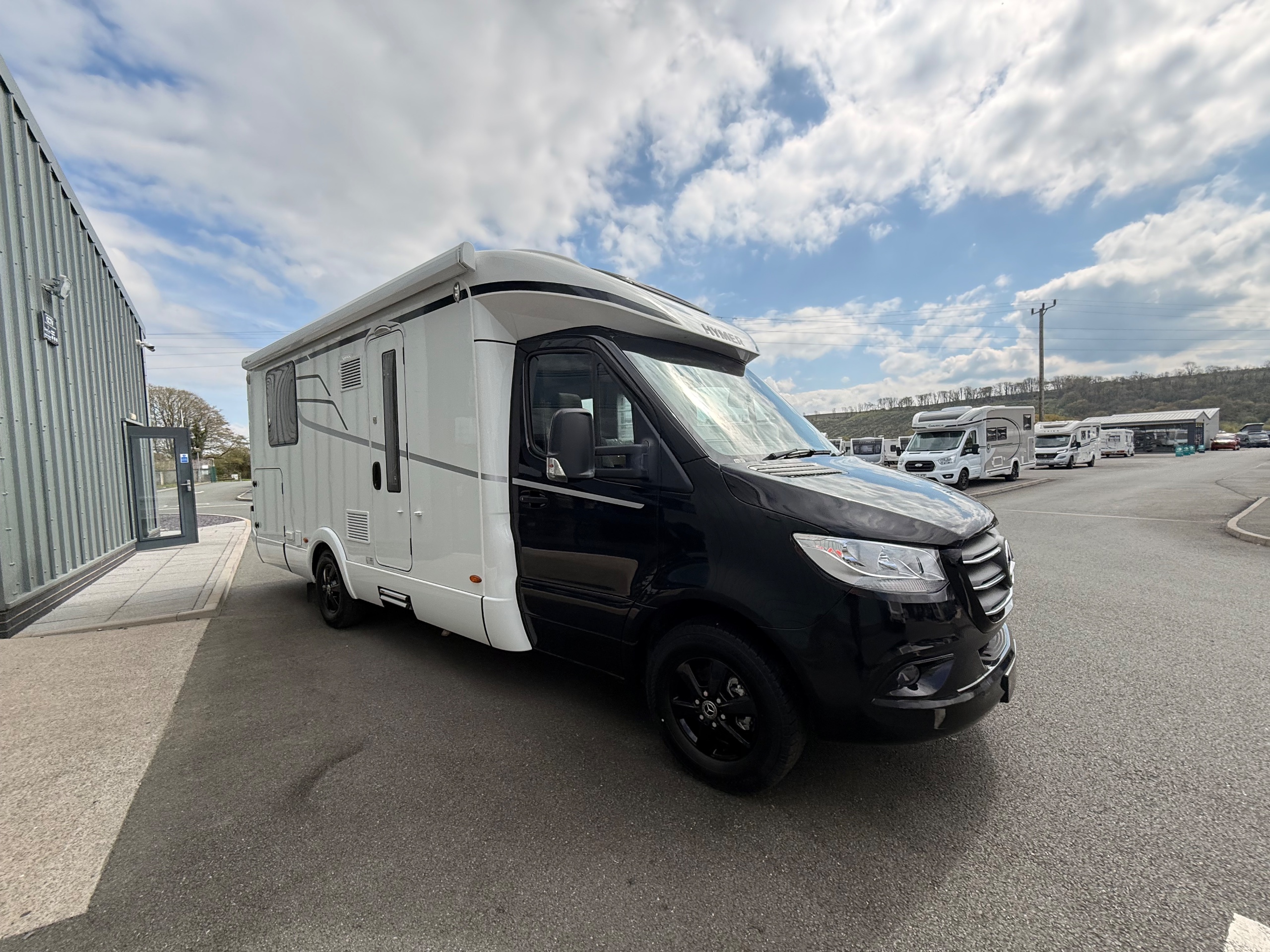 Hymer T-Class S 695