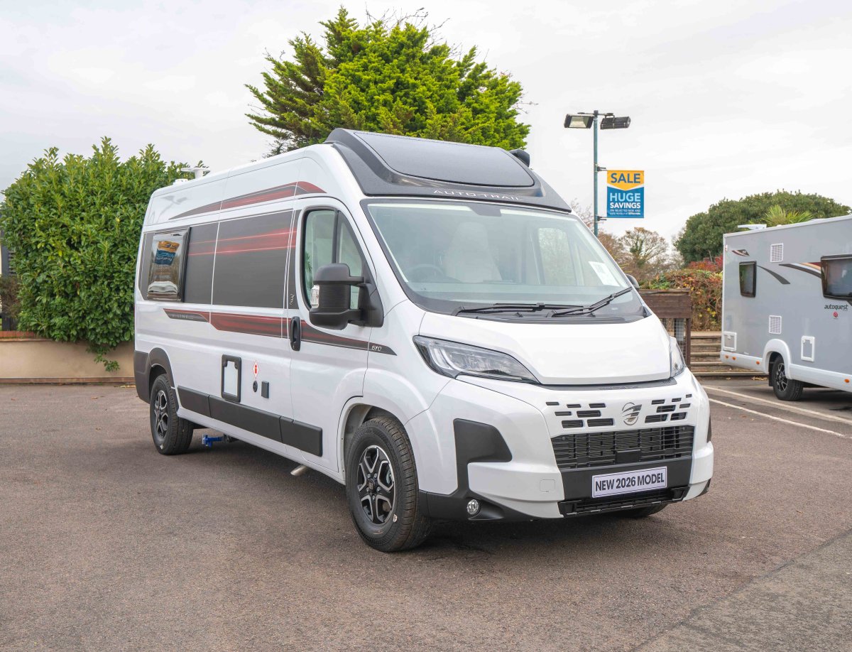 Auto-Trail V-Line 610 SE 140BHP Automatic 2-Berth Rear-Lounge Campervan