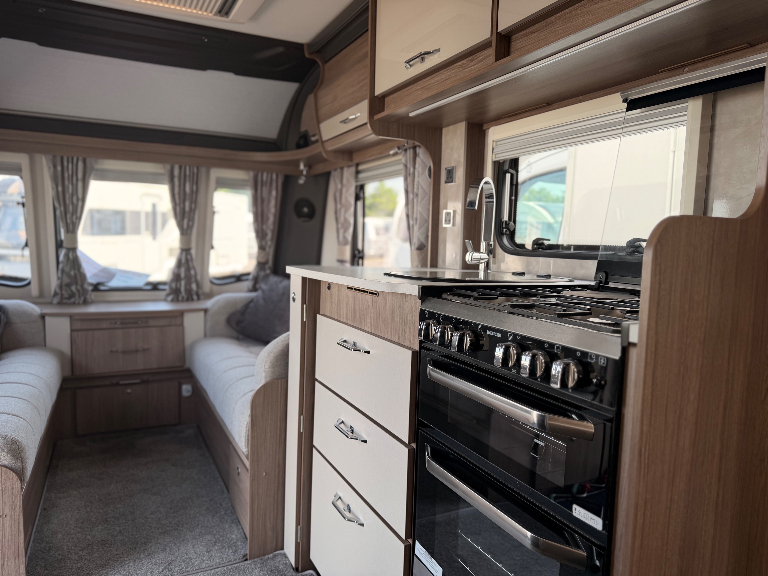 Coachman VIP 575