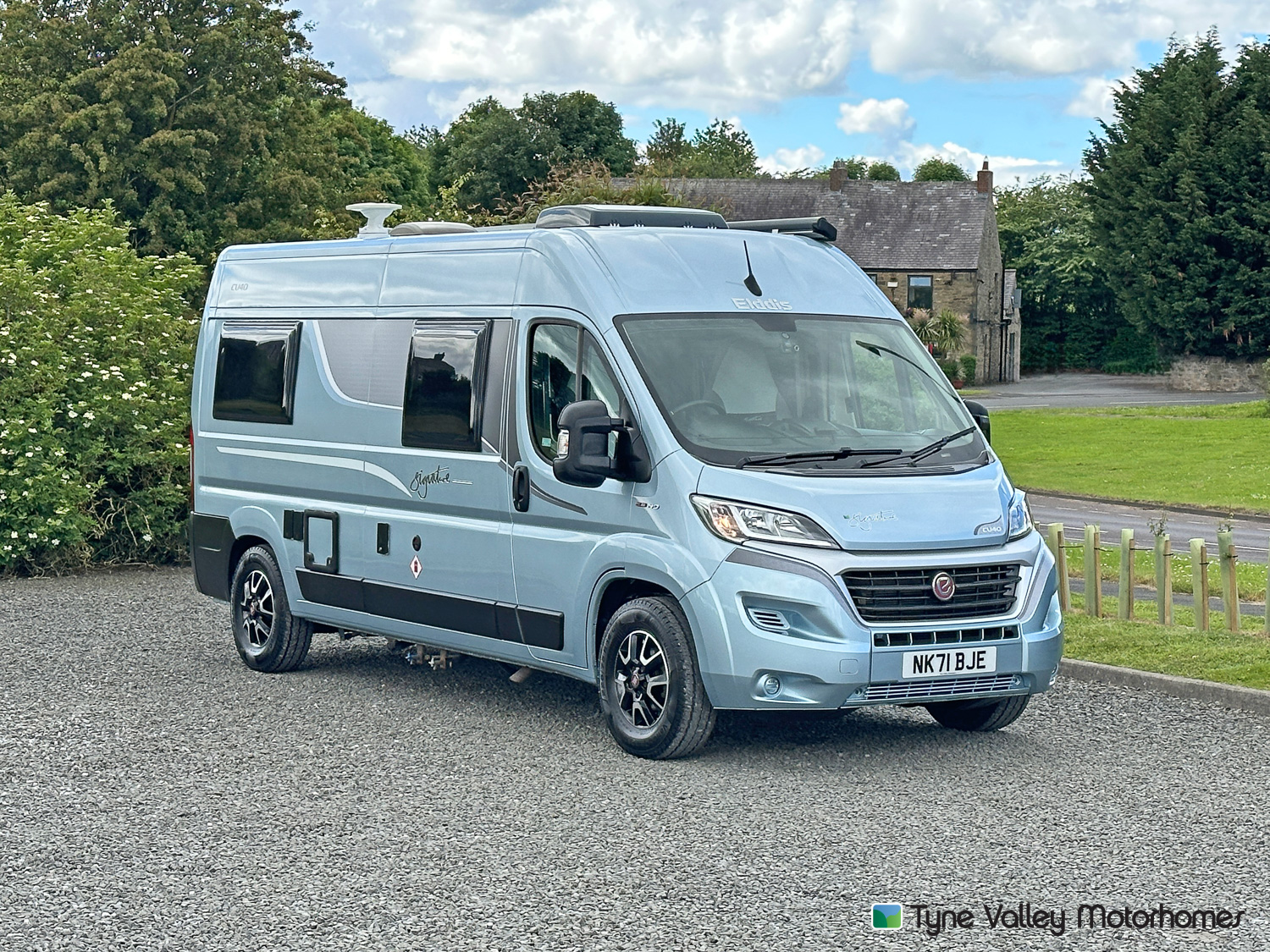 Elddis Signature CV40