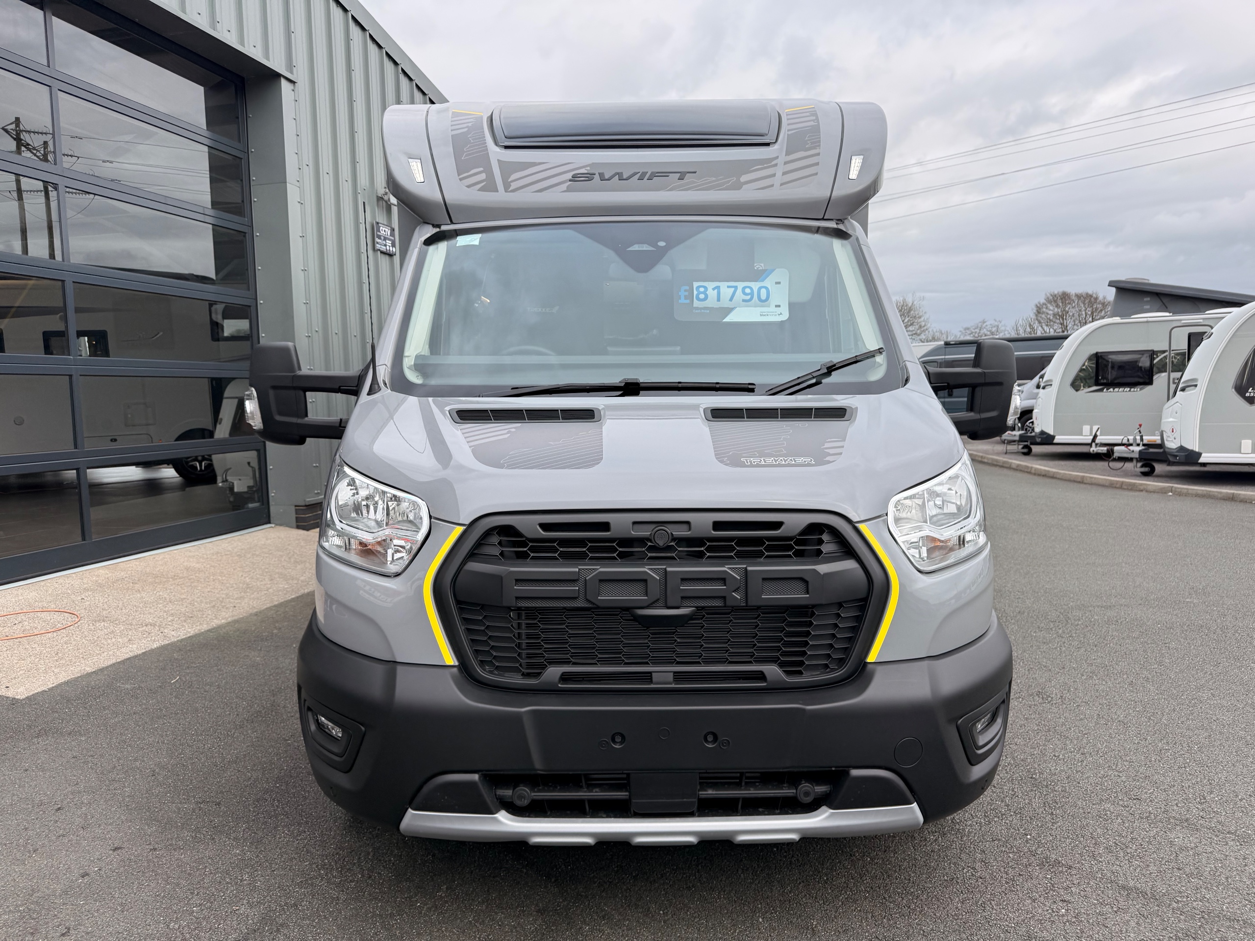 Swift Trekker 584