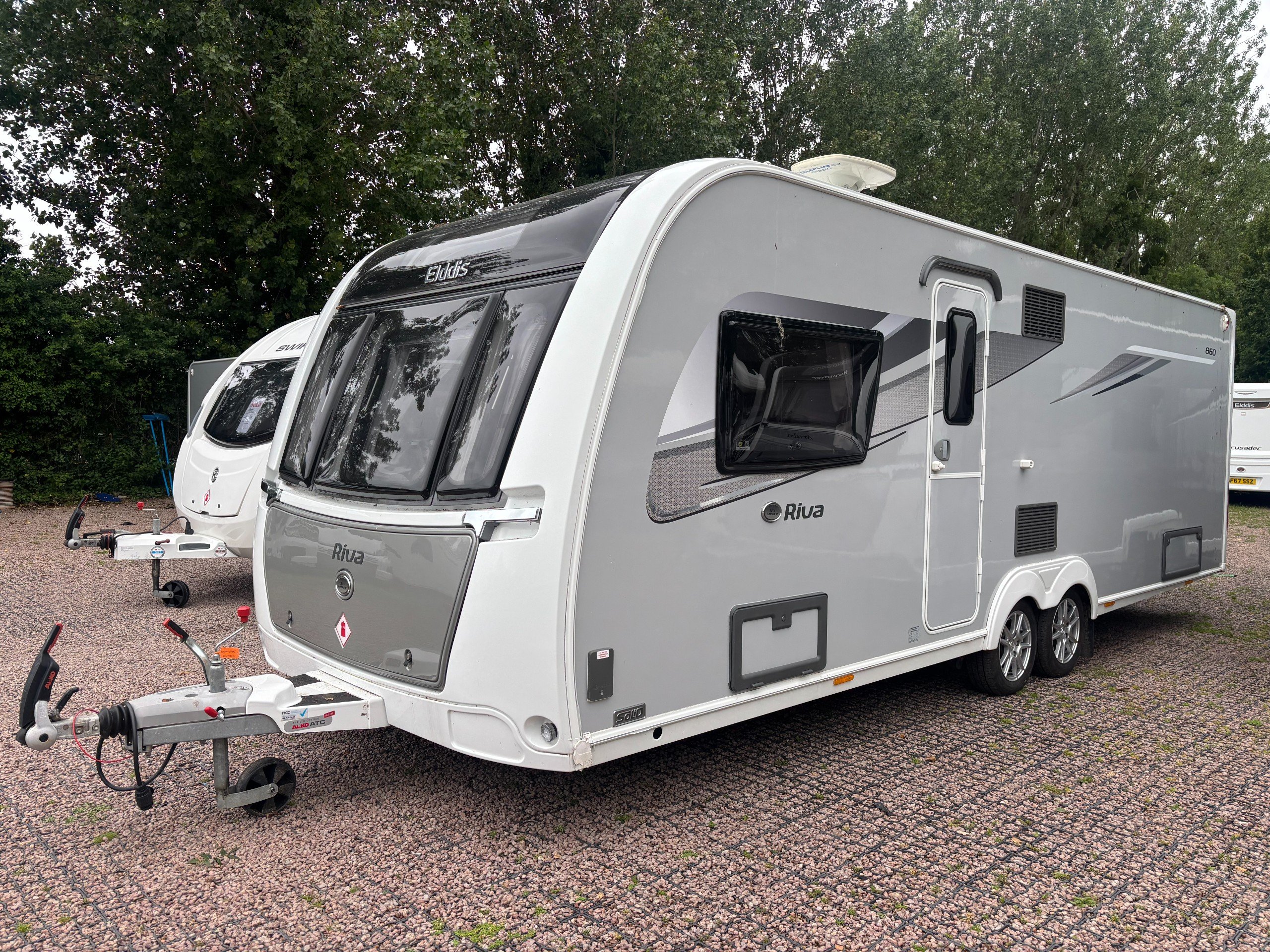 Elddis Avante Riva 860