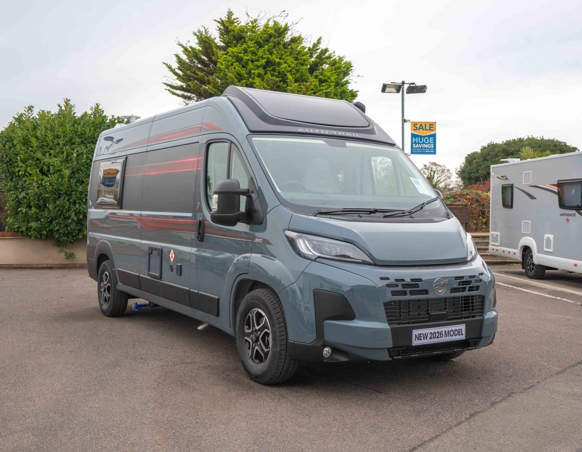 Auto-Trail V-Line 610 SE 140BHP Auto (2024) Compact Rear-Lounge Campervan