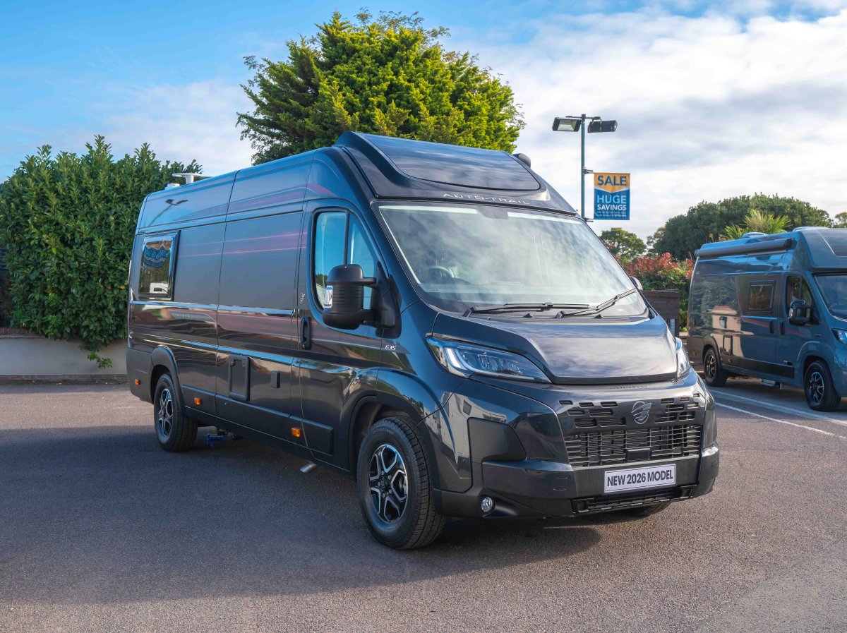 Auto-Trail V-Line 635 SE 140BHP (2024) 2-Berth Rear-Lounge Campervan