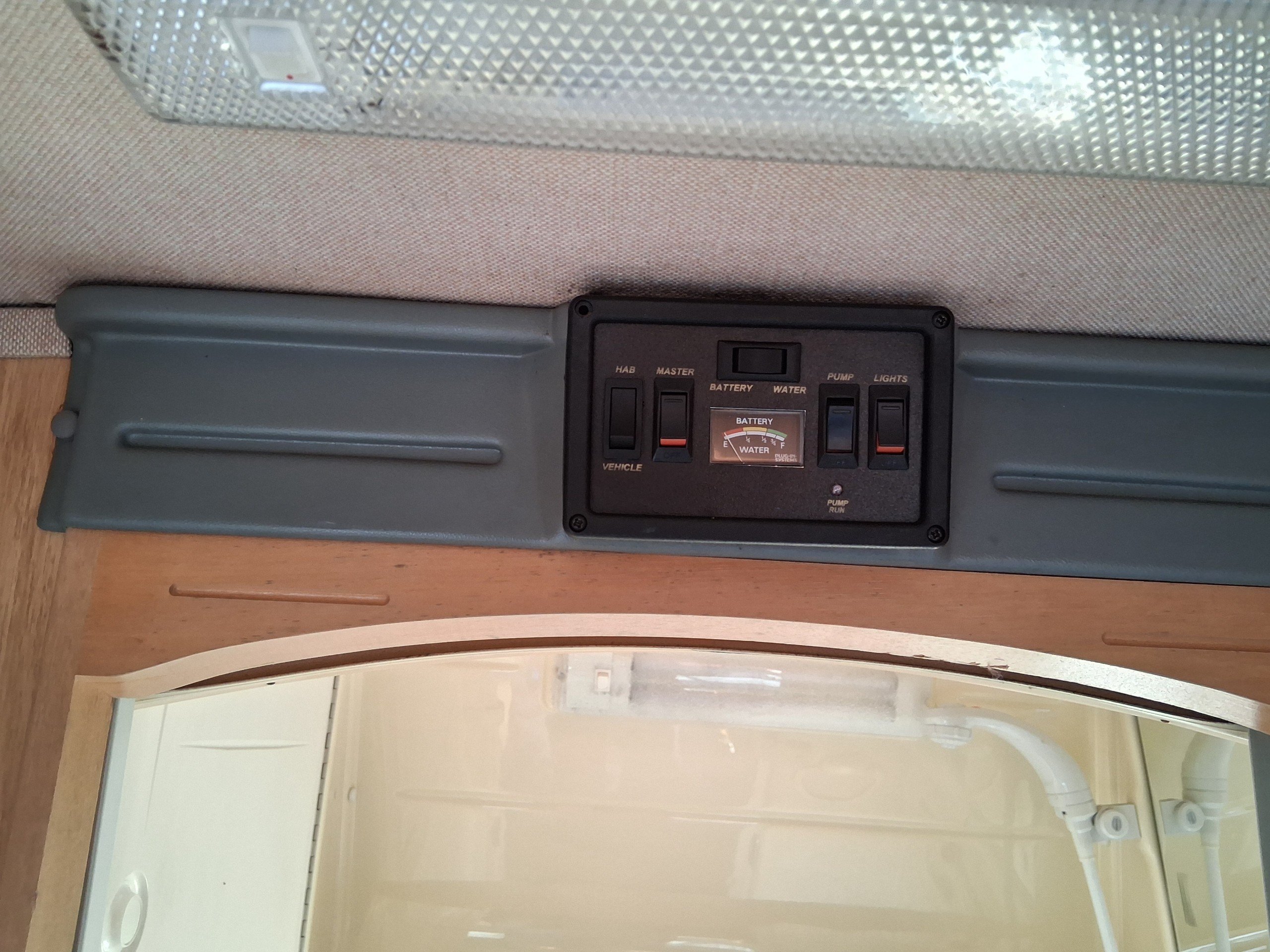 Auto-Sleepers Topaz (2003) Compact VW-Based Motorhome with End-Washroom