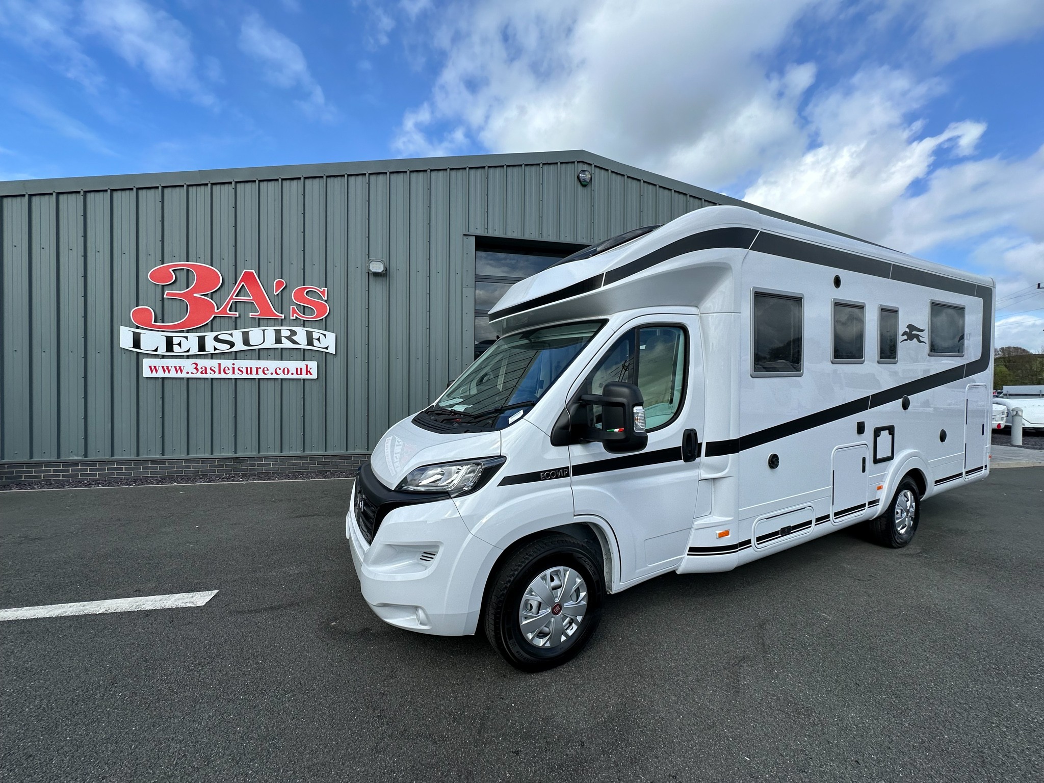 Laika Ecovip L3019 140BHP Auto